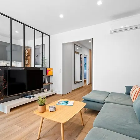 Lejlighed Beautiful Modern And Design Accommodation, Old *