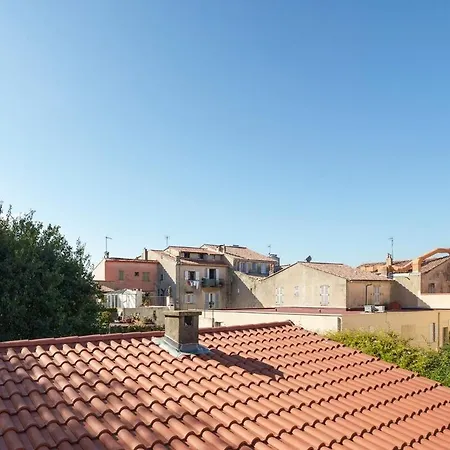 Beautiful Modern And Design Accommodation, Old Apartment Antibes