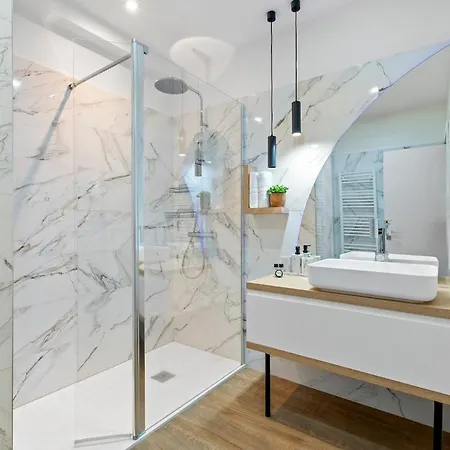 Beautiful Modern And Design Accommodation, Old Antibes